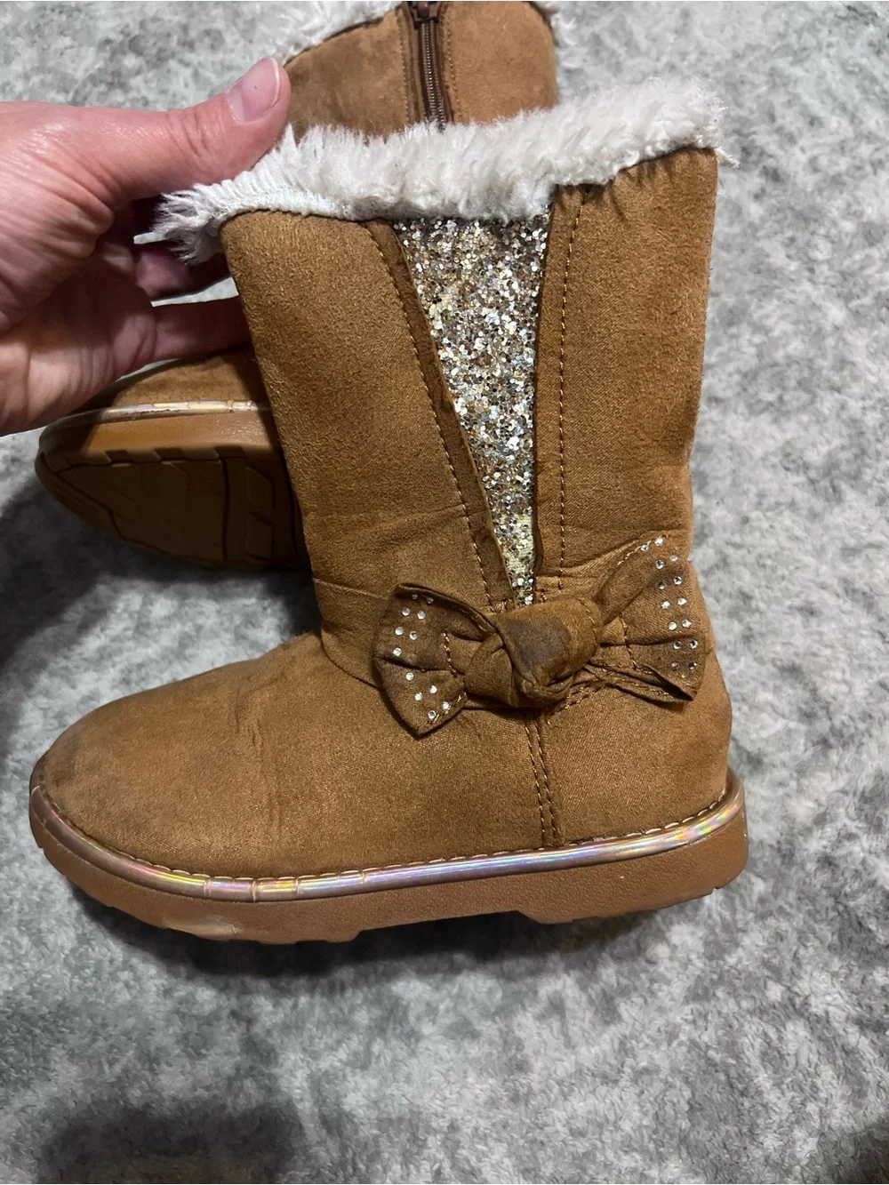 🔥4/20! Girls Magellan faux fur lined boots. Size 11